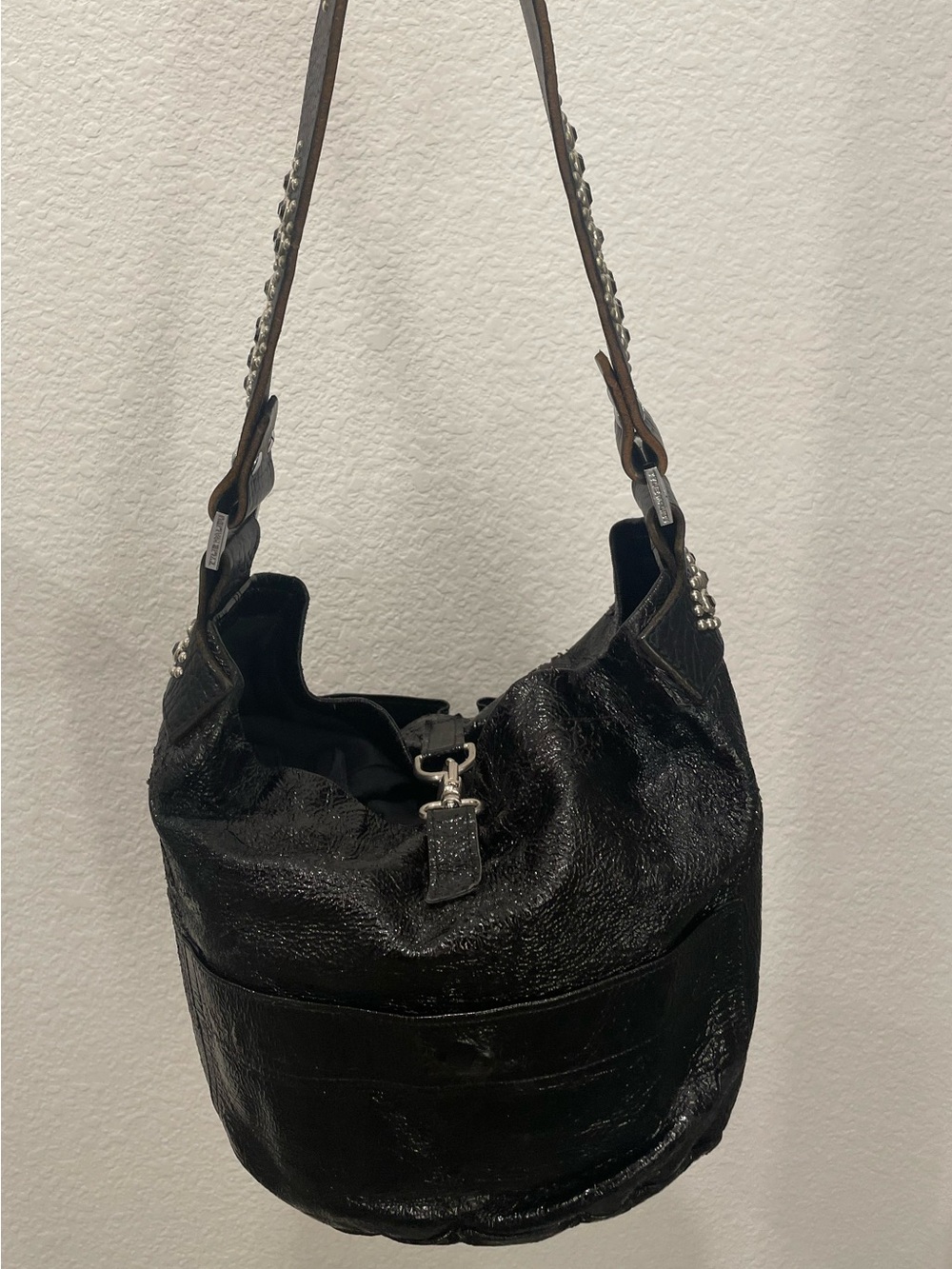 Tylie Malibu - Women's Black Shoulder Bag